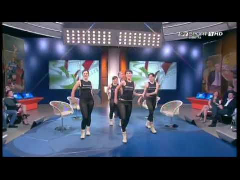 Gnok Calcio Show - Le Cheerleader della Protezione Civile 09/05/2010