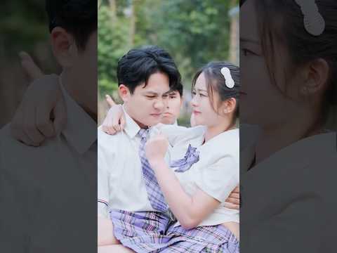 Carried by Love… Literally! 😳💕 #linhchihihi #messyclassroom #schoolcrush #schooldrama