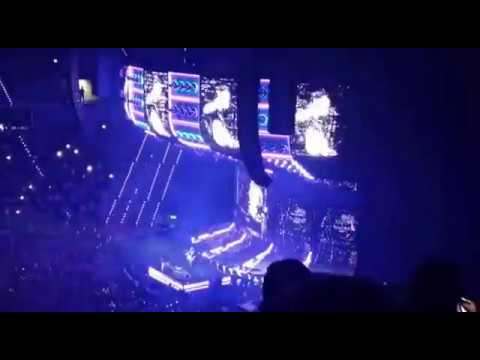 Ed Sheeran - Galway Girl | Divide Tour (LIVE IN @TURIN 17/03/17)