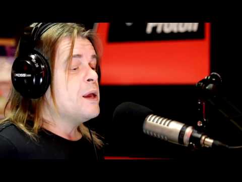 Vláďa Jaroš si pozval Bohouše Josefa ( Burma Jones ) do pořadu Kdo s koho