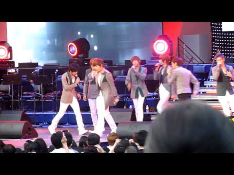 [FANCAM] 110430 U-Kiss - 0330 @ Hollywood Bowl Korean Music Festival