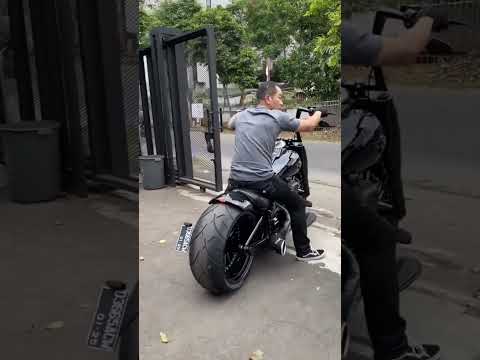 Selesai modif, eh malah dapat ujian berat. Semoga motor dan pemiliknya cepat kembali ke jalan! 🏍️💨