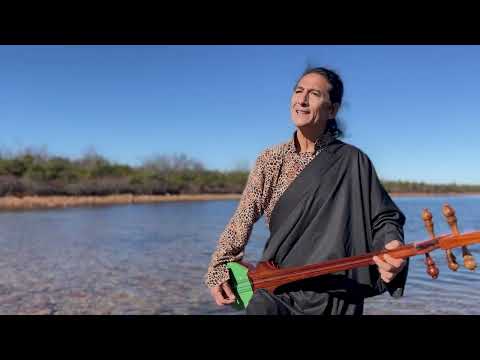 Techung Toeshey Jhola Tashi-བཀྲས་ཆུང་། ཇོ་ལགས་བཀྲིེས།