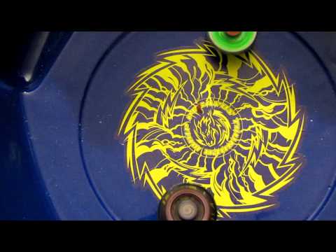 unknown snake  vs Beyblade Metal Fusion BB 80 Gravity Perseus AD145WD
