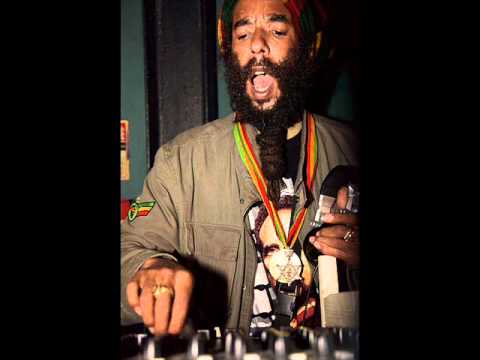 Tenor Fly meets Congo Natty - H.I.M. War 2002