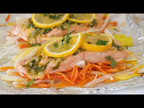 Salmon en papillote with lemon sauce