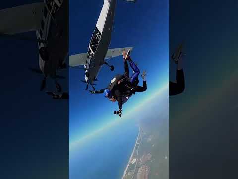 I skydived for my birthday 🪂✨🎂 #selfimprovement #personaldevelopment #skydiving