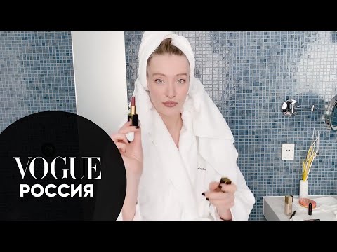 Секреты красоты: Маша Миногарова показывает, как сделать макияж губ в стиле 90-ых