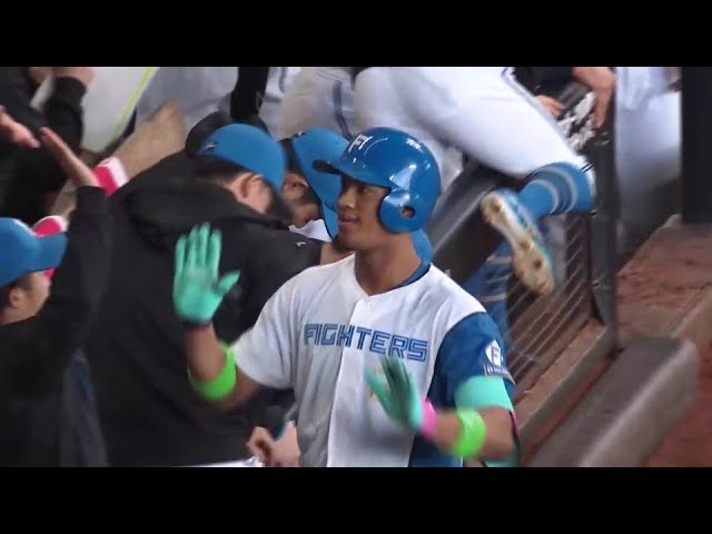 【1回裏】すくい上げた打球は上段へ!! ファイターズ・万波中正の特大ホームラン!! 2025年4月5日 北海道日本ハムファイターズ 対 オリックス・バファローズ