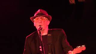 Graham Parker-Stick To Me live in Milwaukee, WI 10-14-21