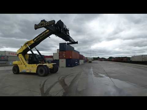 Freightliner Leeds and a broken down crane