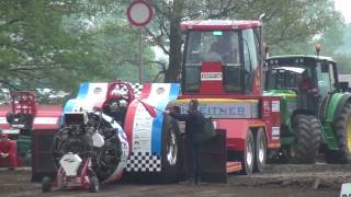 preview picture of video 'Roude Leiw @ Tractor Pulling Hassmoor 2013'