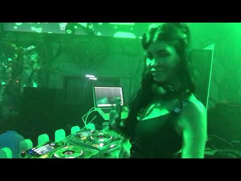 OLESIA BOND & ГЛЮКОЗА ICON MOSCOW