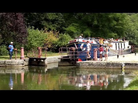 Cruise Burgundy aboard Hotel Barge L’Art de Vivre | European Waterways