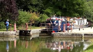 Cruise Burgundy aboard Hotel Barge L’Art de Vivre | European Waterways
