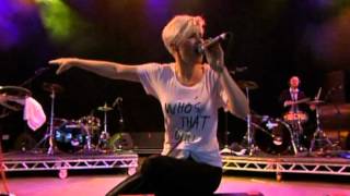 Robyn - Be Mine (Live at V 2008 Festival)