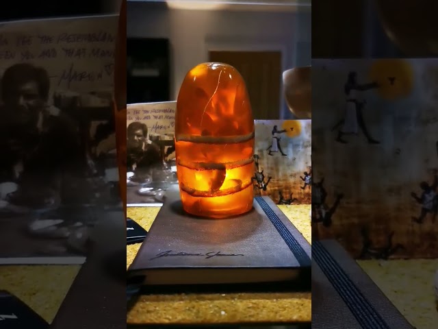 Vídeo relacionado con Resina de Piedra Brillante Sankara Stone Props Réplica de Resina Prop de Sankara Stone Indiana Jones Y The Temple Of Doom Glowing Sankara Stones Cosplay Props Decoración del Hogar Coleccionables(#1)