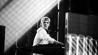 Addicted To You vs Snake - (Avicii Mashup)