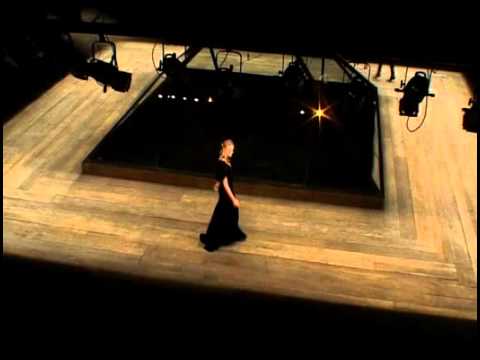 ♦ Alexander McQueen | Autumn/Winter 2006: "The Widows of Culloden" ♦