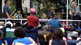 Akiko Tsuruga at Grants Tomb playing -"Oriental Express"