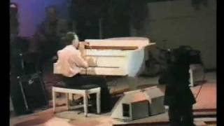 Jerry Lee Lewis - Over The Rainbow & Good News Travels Fast (London 1985)