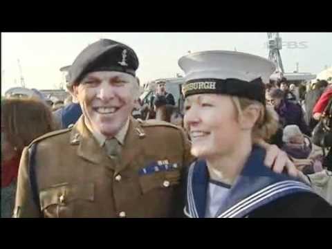 The crews of HMS St Albans and HMS Edinburgh come home for Christmas