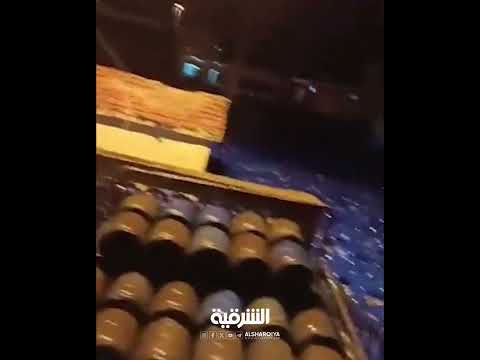 شاهد بالفيديو.. سيول تجرف المئات من أسطوانات الغاز في مدينة اللاذقية غربي سوريا