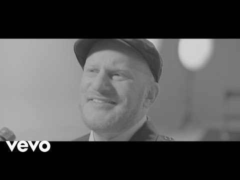 Flo Mega - Hinter dem Burnout (Videoclip)