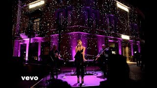 Ariana Grande - Diamond are the girl&#39;s best friend (live at Tiffany &amp; Co)