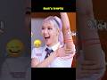 Rosé S Hand Raising Trick Is Cracking Everyone Up Rosé Blackpink Shortvideo