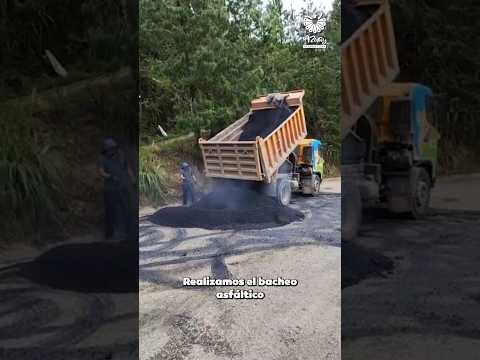 Bacheo asfáltico en la vía Chicti - Tomebamba del cantón #Paute
