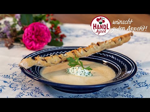 Brennsuppe mit Graukäse-Nockerl und Speckstangerl | Rezept von HANDL TYROL