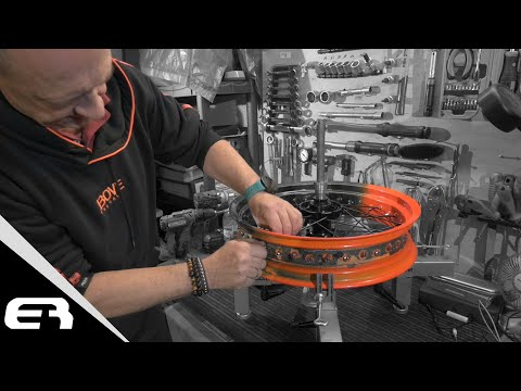 Felgen Einspeichen ! // Rebuild Vlog #5