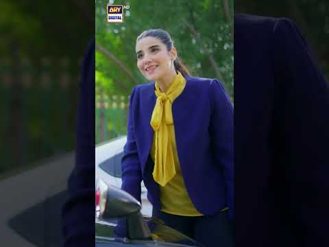 Ye #taxi 🚕 meri hai #sarerah #sabaqamar #hareemfarooq #shorts