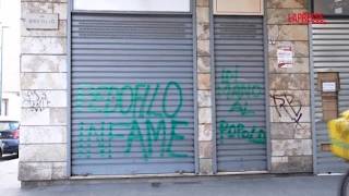 Torino, scritte sulle serrande del minimarket in cui è stata molestata una ragazza di 13 anni: «P...