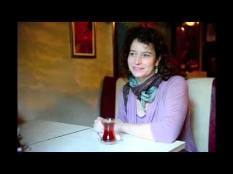 Kanadalı Brenna MacCrimmon'la Türküleri konuştuk