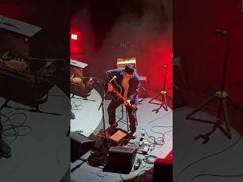 Toni Holgersson-Inga sånger tar dom döda tillbaka. Live, Södra Teatern 2025.