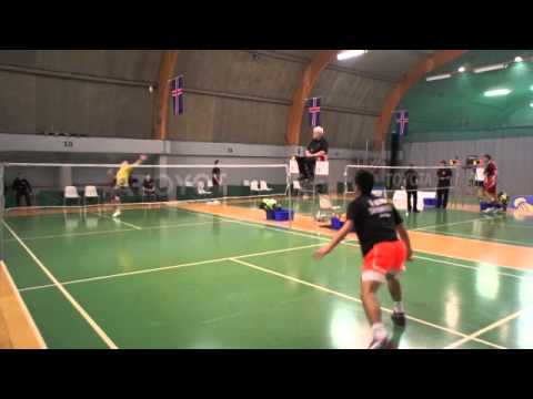 David Kim falls down but still scores against Niclas Mathiasen at Iceland International