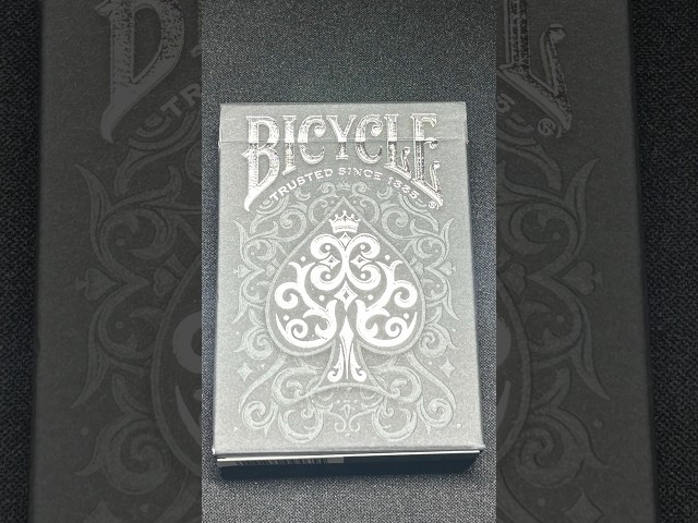 Vídeo relacionado con Bicycle Cinder - Baraja de Cartas de colección y Magia