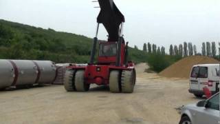 preview picture of video 'Kalmar DC4560RC4 Reachstacker from 1991 sellingprice € 110.000,00'