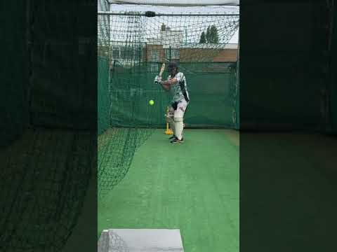 Narrow bat training. Watch Jamie Crawley take on the short ball at 85mph.
