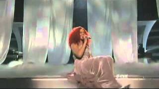 Rihanna  California King Bed  Live American Idol Performance ( ft. Nuno ).mp4