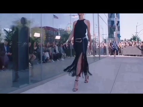 Carmen Kass for Michael Kors SS 2023 september 14, 2022 New York Fashion Week