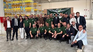 Entlassen – und dann Chefs: Arbeiter retten Fabrik für Plastikgeschirr im Süden von Italien