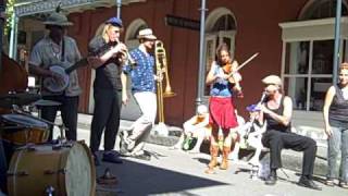 cyclown circus new orleans french quarter jazz festival 2009