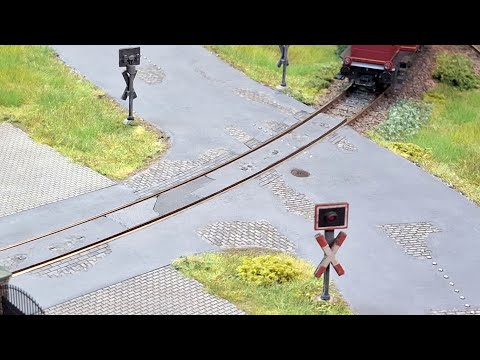 Märklin track and roads- will that work? Centre rail in covered areas