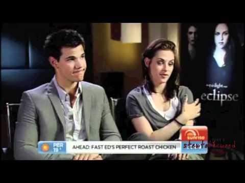 download lagu mp3 mp4 Kristen Stewart Taylor Lautner, download lagu Kristen Stewart Taylor Lautner gratis, unduh video klip Kristen Stewart Taylor Lautner