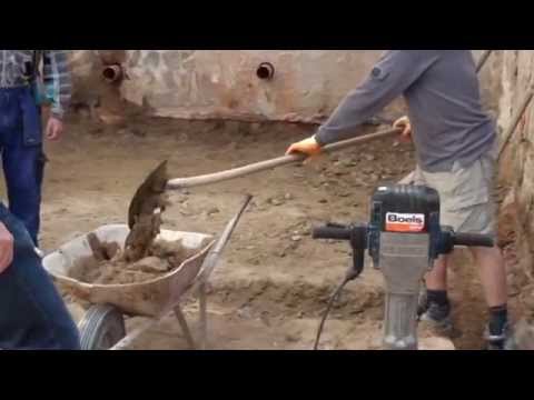 V Debři pokračuje oprava místní sokolovny