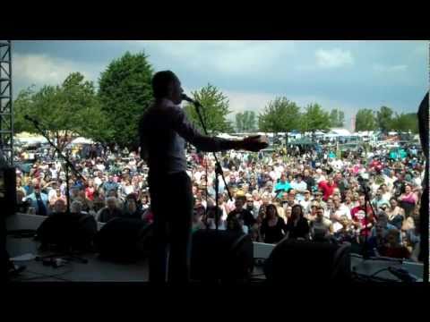 Si Cranstoun (Live) - 'Dynamo' at Americana 9 July 2011