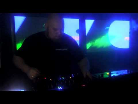 Nelson Katzer   Abriss Gewerbe vs Mental Destruction 28 12 2013 @ Mikroport  schnipsel